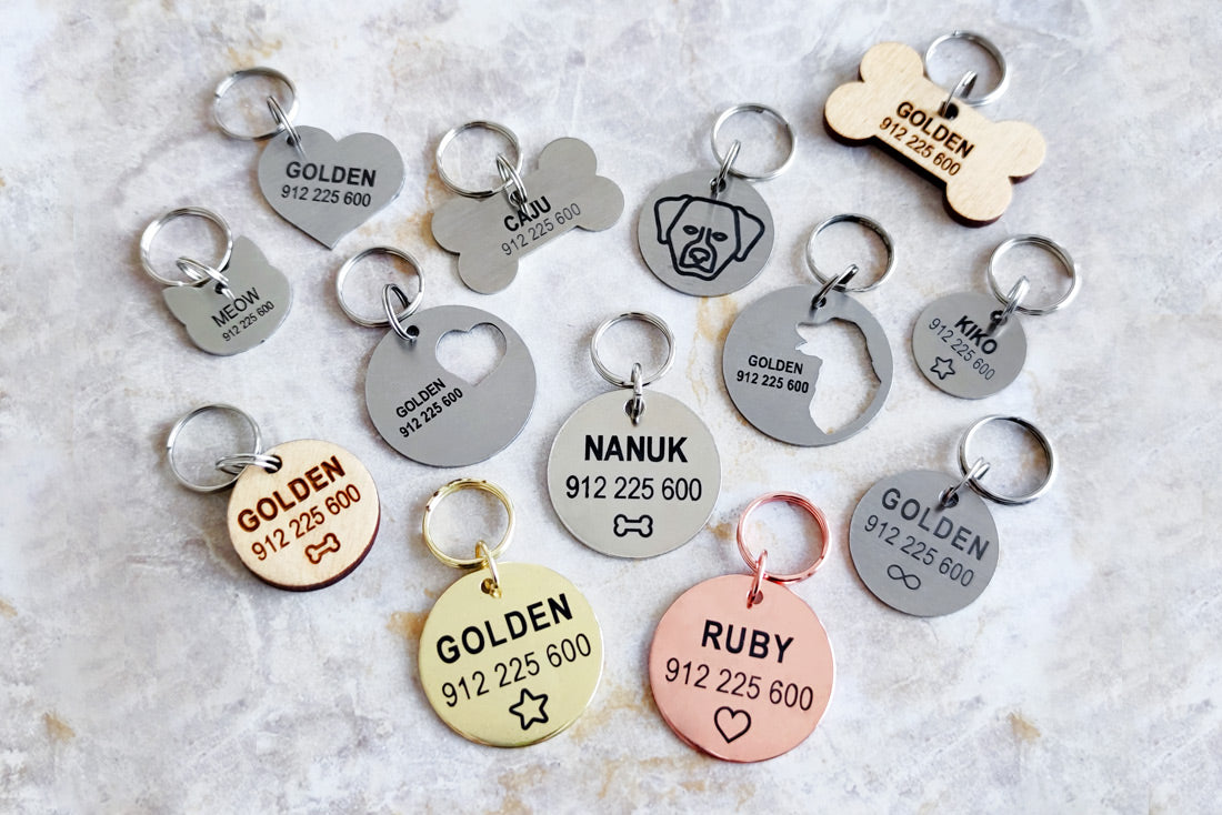 A Medalha de Identificação Goldy em forma dredonda e dourada oferece segurança e classe ao seu animal de estimação. Com texto personalizável, opção para gravar em ambos os lados da placa e gravação laser duradoura, esta chapa é ideal para cães. Feita com aço inox , é anti-ferrugem, resistente e anti-oxidável.